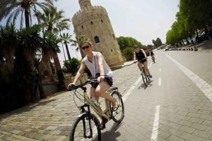 Ruta-en-bici-por-Sevilla-Torre-del-Oro